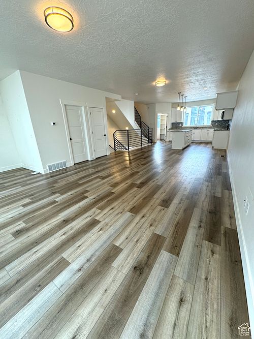 633 E 360 S, American Fork, UT, 84003-2646 | Card Image