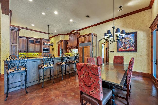 565 Lost Hunters Cyn, House other with 5 bedrooms, 5 bathrooms and 3 parking in China Spring TX | Image 16