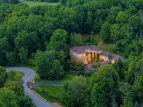 15 Chardonnay Ter, Bedford, NH, 03110-5220 | Card Image
