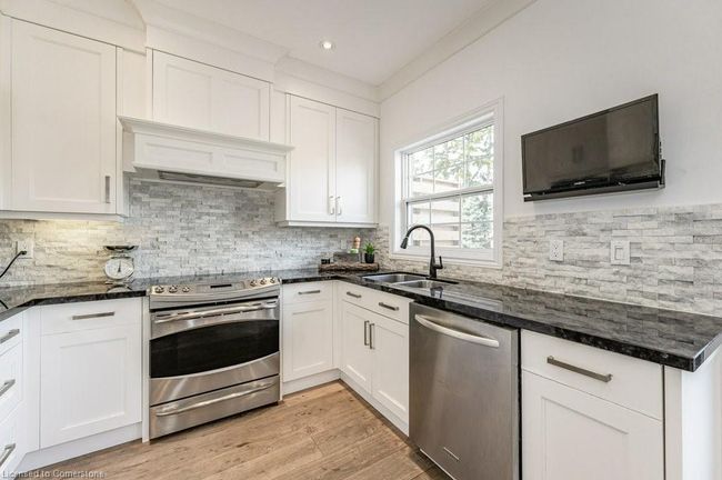 5 - 1061 N Shore Blvd E, Townhouse with 2 bedrooms, 3 bathrooms and 2 parking in Burlington ON | Image 16