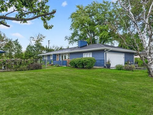 4 Mayflower Dr, Batavia, IL, 60510-2809 | Card Image