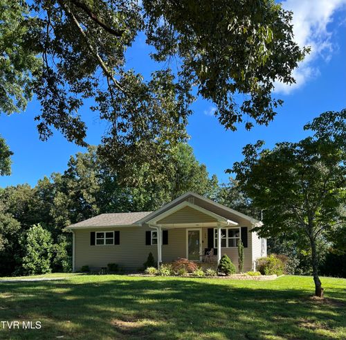 124 Zeb Grindstaff Rd, Elizabethton, TN, 37643-6460 | Card Image