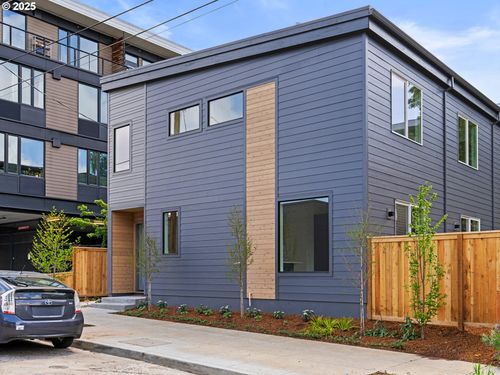 6-4960 Se Caruthers St, Portland, OR, 97215-3833 | Card Image