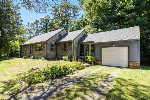 320 John Parker Rd, East Falmouth, MA, 02536-5119 | Card Image