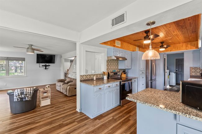 1 Circle Beach Ln, House other with 4 bedrooms, 2 bathrooms and null parking in Trinidad TX | Image 11