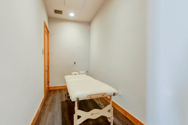 APT-401 - 99 Se Mizner Blvd, Condo with 2 bedrooms, 2 bathrooms and null parking in Boca Raton FL | Image 11