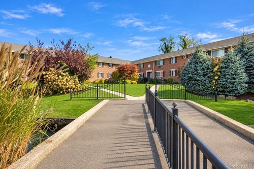 x-200 Merrick Road, Babylon, NY, 11701 | Card Image