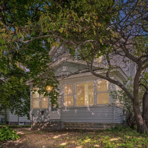 1227 Thomas Ave, Saint Paul, MN, 55104-2541 | Card Image