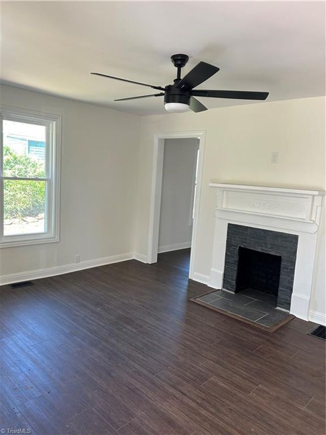 living room | Image 8