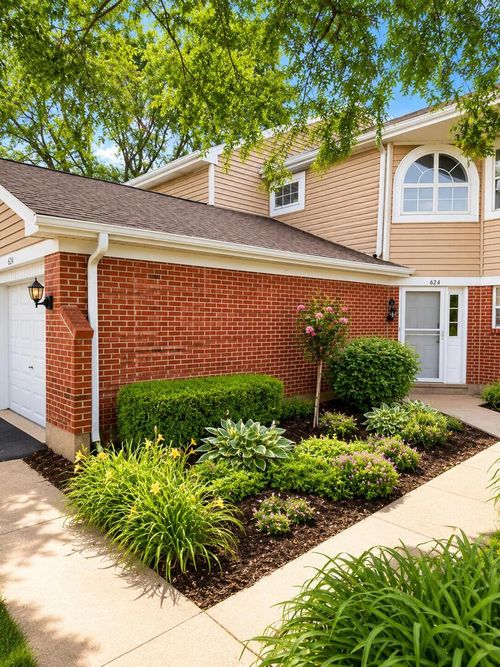 1717d-624 Happfield Dr, Arlington Heights, IL, 60004-7138 | Card Image