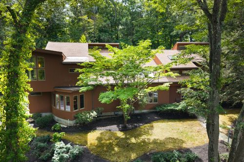 40 Warren St, Newton, MA, 02459-2359 | Card Image