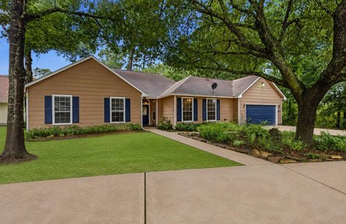 10407 Twin Oak Dr, Conroe, TX, 77385-9552 | Card Image