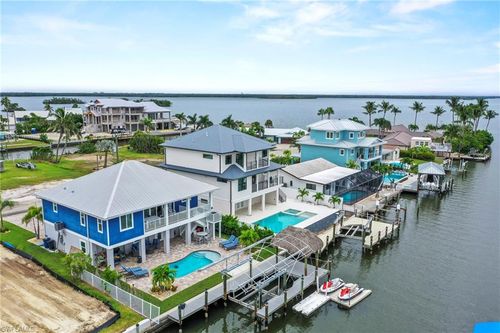 256 Ibis St, FORT MYERS BEACH, FL, 33931-4518 | Card Image