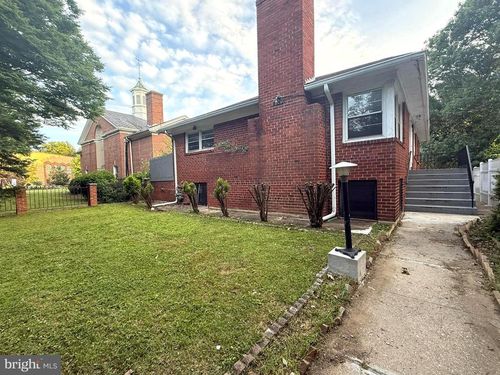 8020 Eastern Ave Nw, WASHINGTON, DC, 20012-1311 | Card Image