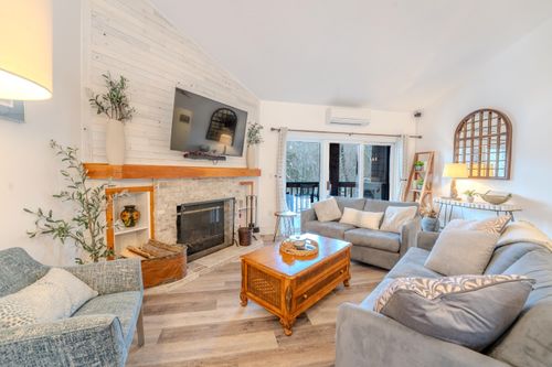 216-65 Riverfront Dr, North Woodstock, NH, 03262 | Card Image