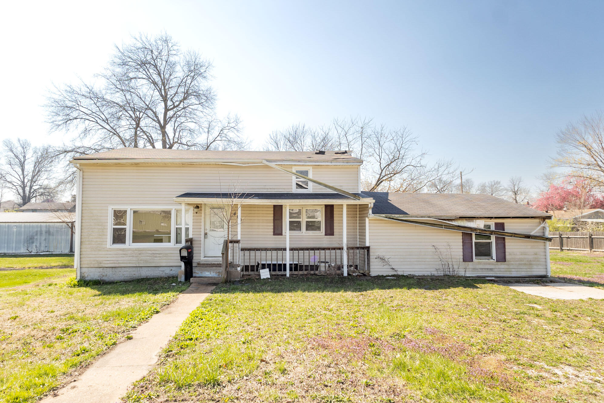 Grand Ave, Moberly, MO 65270