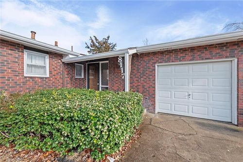 8117 Manning Ave, Raytown, MO, 64138-1528 | Card Image