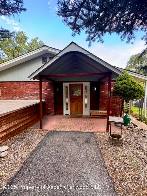 228 N 7th St, New Castle, CO, 81647-8404 | Card Image