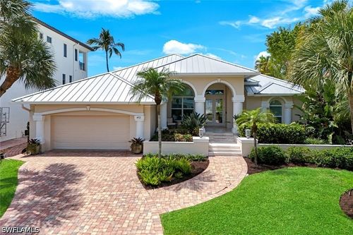 452 Willet Ave, NAPLES, FL, 34108-2104 | Card Image