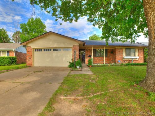 4919 S 94th East Pl, Tulsa, OK, 74145-7340 | Card Image