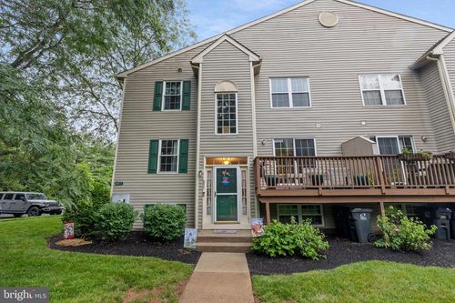 657 Muhlenberg Dr, TRAPPE, PA, 19426-2257 | Card Image