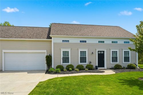 8704 Wakefield Run, North Ridgeville, OH, 44039-9744 | Card Image