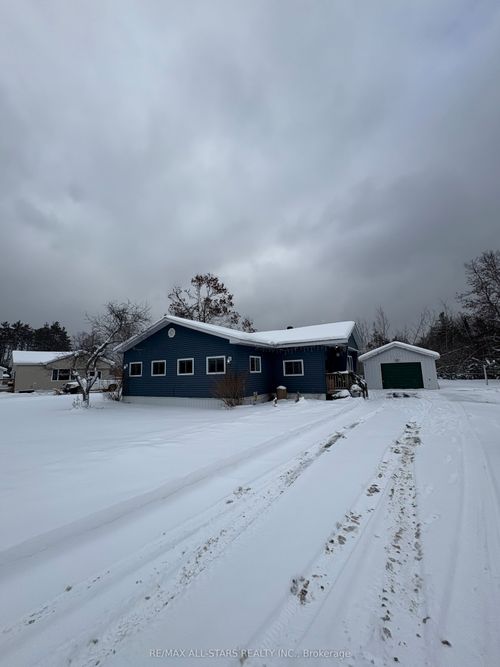 1088 Lutterworth Pines Rd, Minden, ON, K0M2K0 | Card Image