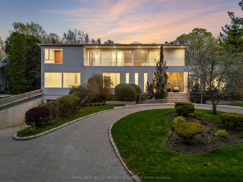 33 Fairway Heights Dr, Thornhill, ON, L3T3A7 | Card Image