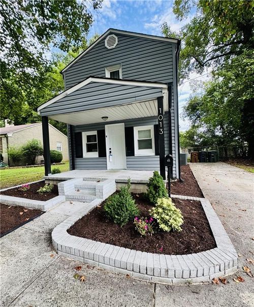 1013 Willow Rd, Greensboro, NC, 27401-3722 | Card Image