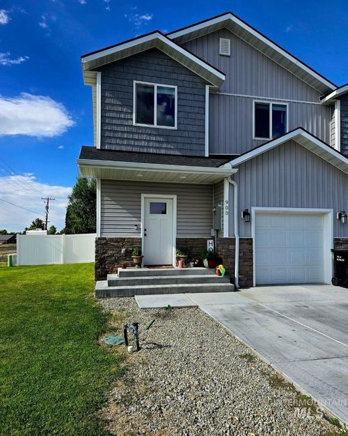 900 E 20th St, Burley, ID, 83318-2784 | Card Image