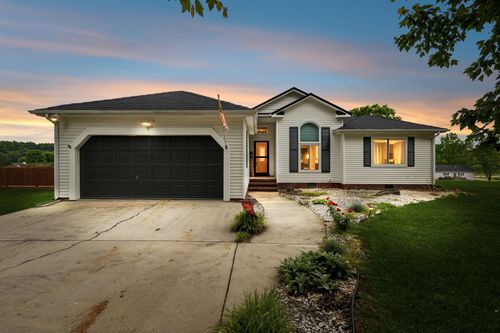 56 Three Point Cir, Mc Minnville, TN, 37110-6337 | Card Image