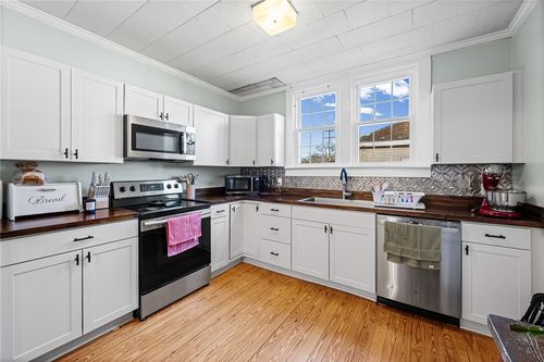 38 N Greenwood Ave, Ware Shoals, SC, 29692-1235 | Card Image