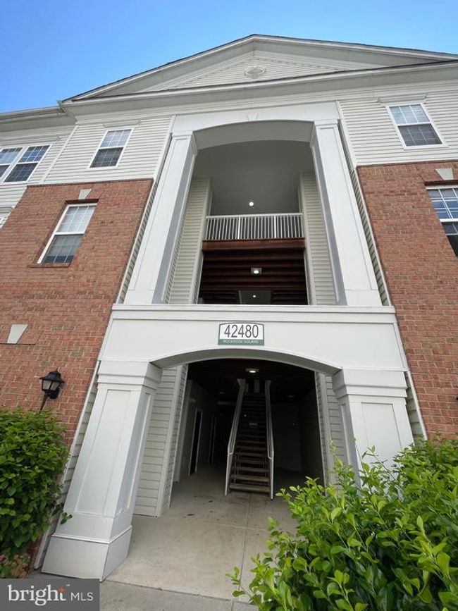 UNIT-202 - 42480 Rockrose Sq, Condo with 3 bedrooms, 2 bathrooms and null parking in BRAMBLETON VA | Image 4