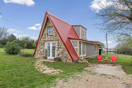 2314 Dragoon Ln, Vassar, KS, 66543-9179 | Card Image