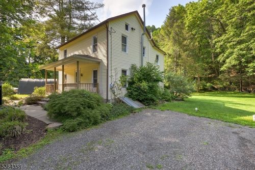 2056 State Route 31, Glen Gardner, NJ, 08826-3279 | Card Image