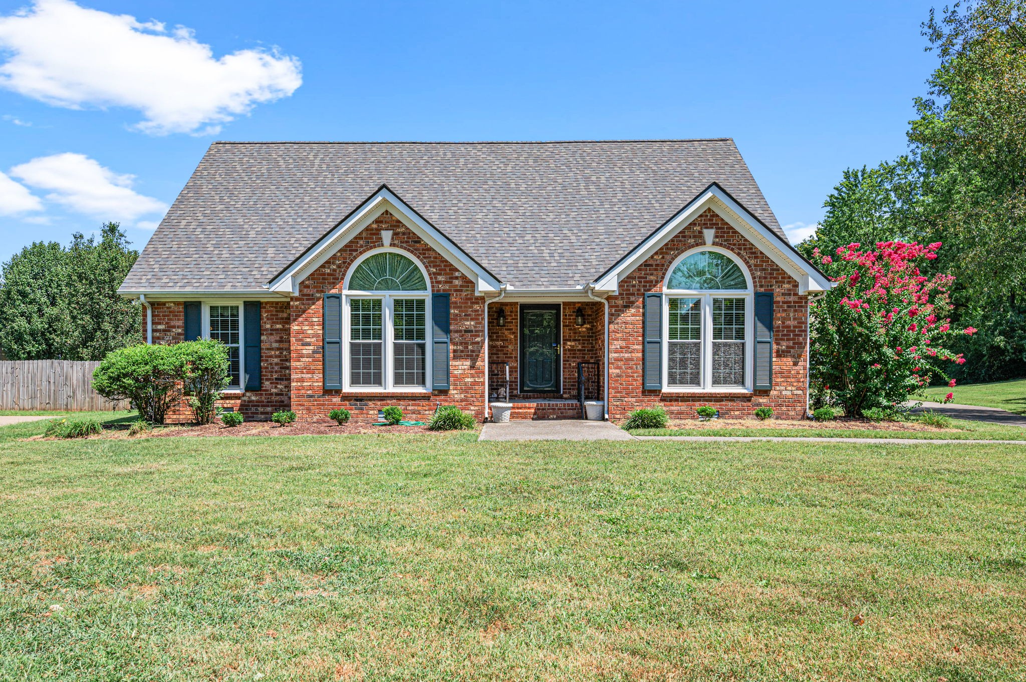 Colfax Dr, Murfreesboro, TN 37129