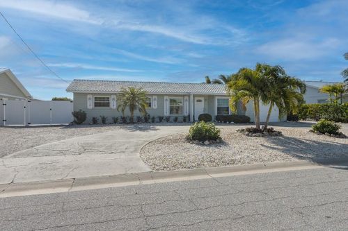 529 67th St, HOLMES BEACH, FL, 34217-1202 | Card Image