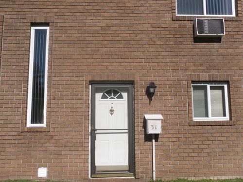 31 Beaman Brk, Bloomfield, CT, 06002-4002 | Card Image