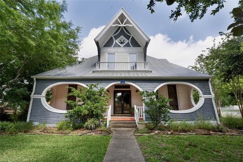 315 Walnut St, New Ulm, TX, 78950-2340 | Card Image
