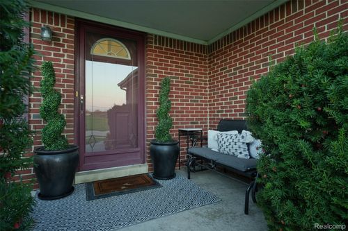 681 Lillibridge St, Detroit, MI, 48214-3244 | Card Image