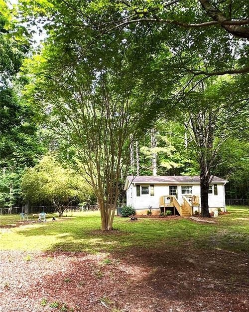 7801 Craig Rd, Belews Creek, NC, 27009-9704 | Card Image