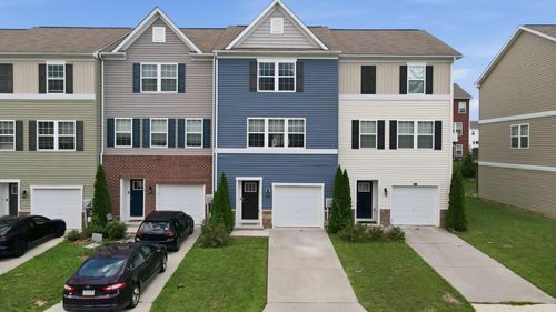 110 Vespucci Ln, MARTINSBURG, WV, 25404-1802 | Card Image