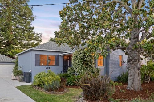 219 29th Ave, San Mateo, CA, 94403-2724 | Card Image