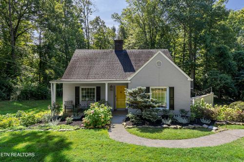2004 Kemper Ln, Knoxville, TN, 37920-2924 | Card Image