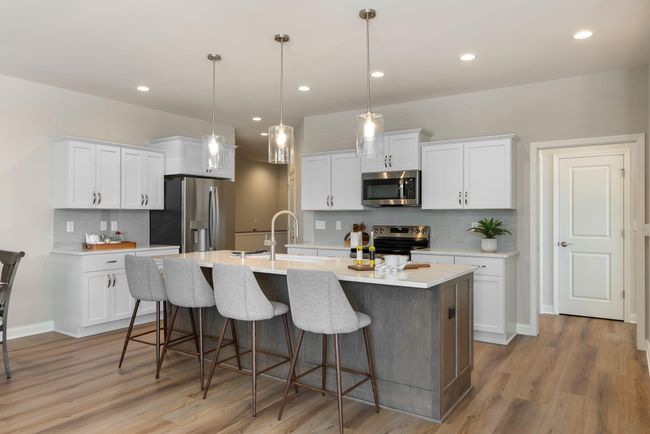 913 S Mary Grace Ct, Condo with 2 bedrooms, 2 bathrooms and null parking in Grafton WI | Image 4