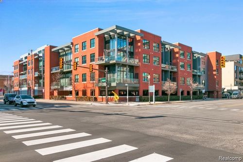 unit-204-111 N Main St, Royal Oak, MI, 48067-1882 | Card Image