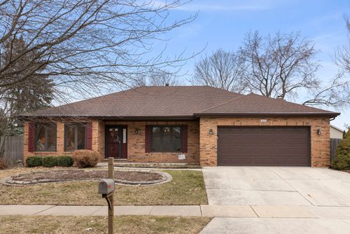 1653 Kenyon Dr, Naperville, IL, 60565-1719 | Card Image