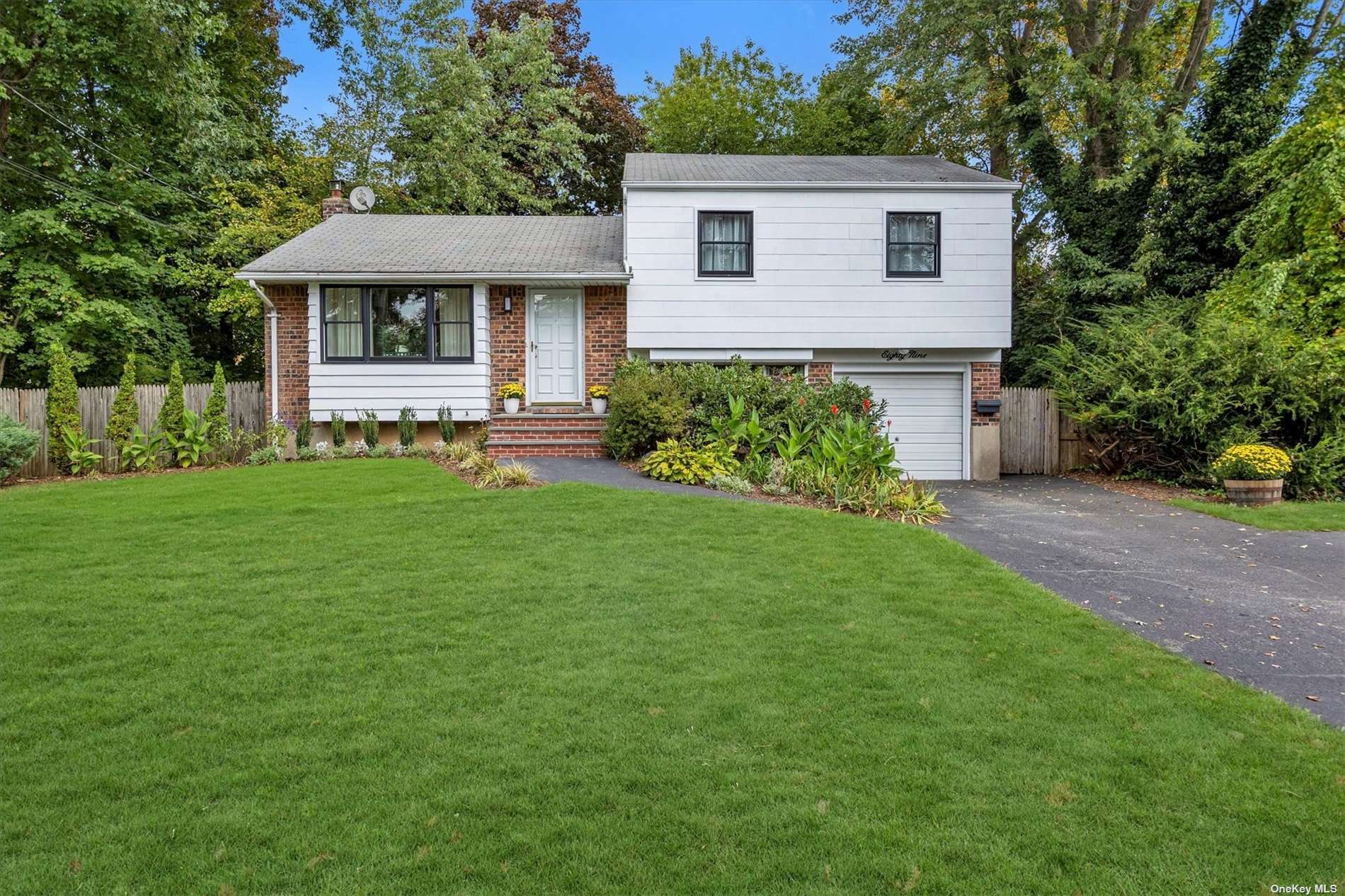 Cuba Hill Rd, Greenlawn, NY 11740