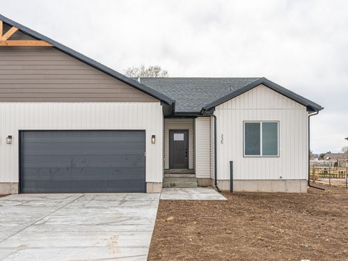 335 W 400 N, Fillmore, UT, 84631-4016 | Card Image