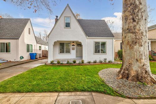 2705 Harkness St, Sacramento, CA, 95818-3040 | Card Image